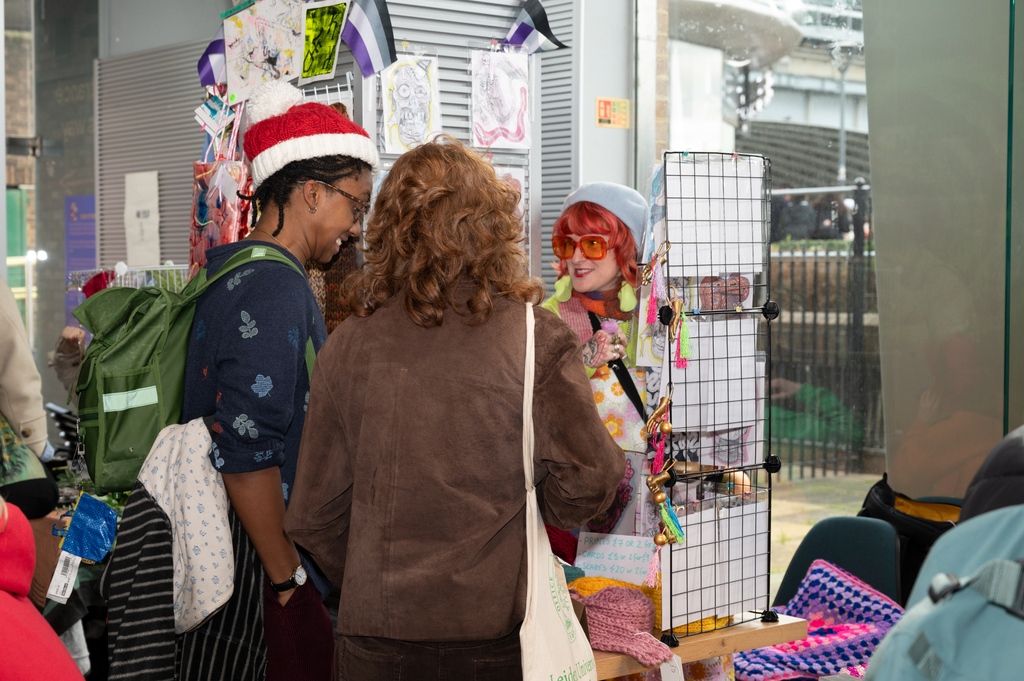 Throwing it back to last week's Winter Market at the Centre with these cute pics 💕 

A big thank you to our stall holders and all 400+ people who came along. We had such a fun day and hope you did too!

Photos by Vi Dimitrova.