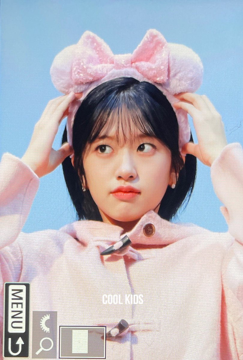 CoolKids0901's tweet photo. 231224 #IVE #안유진 #ANYUJIN #아이브 

여기 지금 완젼 디즈니야💖🎠 https://t.co/qUdpmqm8sd