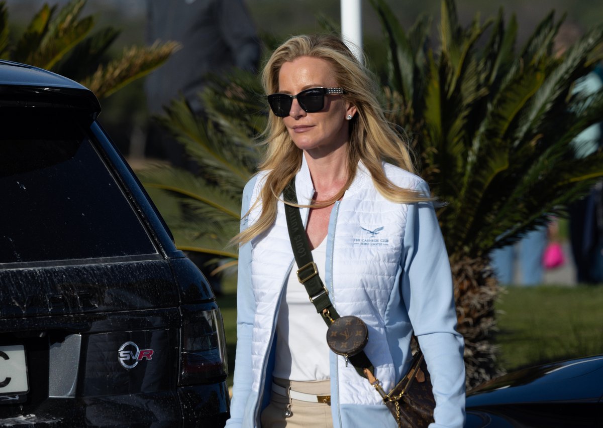 Michelle Mone moans about 'extremely tough' year as she compares treatment to Pablo Escobar mirror.co.uk/news/politics/…