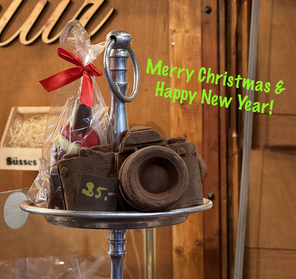 SandraMann70's tweet photo. Dear friends &amp; Artlovers, I wish all of you Merry X-Mas &amp; Happy New Year! May all your wishes come true, many cordially thanks for your support and best wishes!
Herzlichen Dank für die Unterstützung und lieben Glückwünsche, Frohe Weihnachtsfeiertage &amp; ein schönes neues Jahr 2024! https://t.co/j8kR9SsZM9