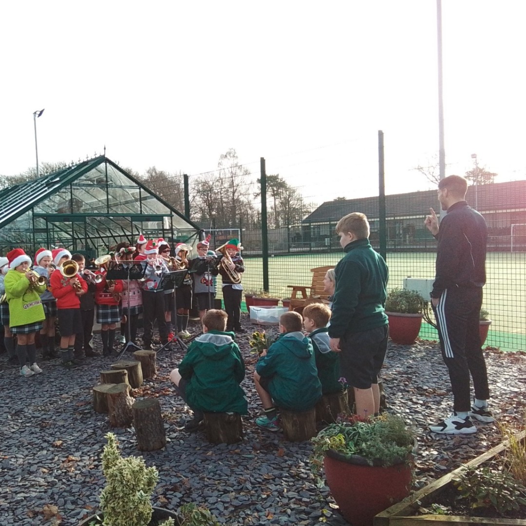 ashbridgeschool's tweet image. Nothing says Christmas like a brass band! Our Year 5 children treated the children and staff to some Christmas tunes, travelling around school and nursery to play to everyone!
.
.
.
@iapsuk #brassband #keepmusiclive