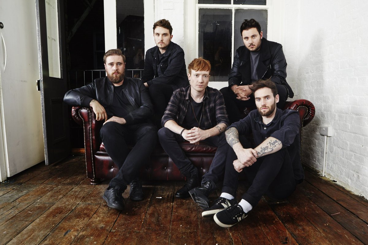 MalloryKnoxband's tweet photo. MALLORY KNOX 2024. See you at @slamdunkmusic. Merry Christmas x https://t.co/U3YvMDy6va