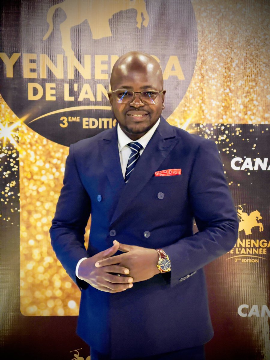 JeanCyrilleBado's tweet photo. « Que la paix soit sur la terre et la bonne volonté dans le cœur des Hommes »

Que nos cœurs soient débordants d’Amour et que le Pardon soit le couronnement de toutes nos interactions sociales. 
JCB

#joyeuxnoel #joyeusesfetes 
#architectedupossible
#marchandespoir https://t.co/5bEY7MvpY9
