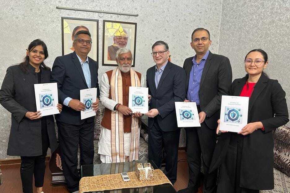 CoinDCX's tweet image. (1/7) As a founding member of @BWA_Ind, @CoinDCX celebrates the release of Guidelines on Consumer Protection for #VDAs!