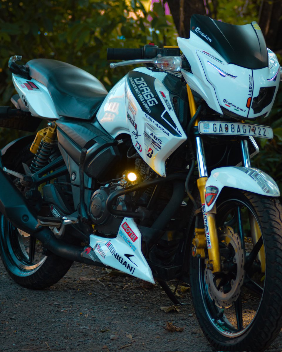 sujalparab25's tweet image. 𝕨𝕖&apos;𝕣𝕖 𝕓𝕒𝕔𝕜 👽
@tvsmotorcompany @TVSRacingTeam 
#TVS #apache180 #BIKER