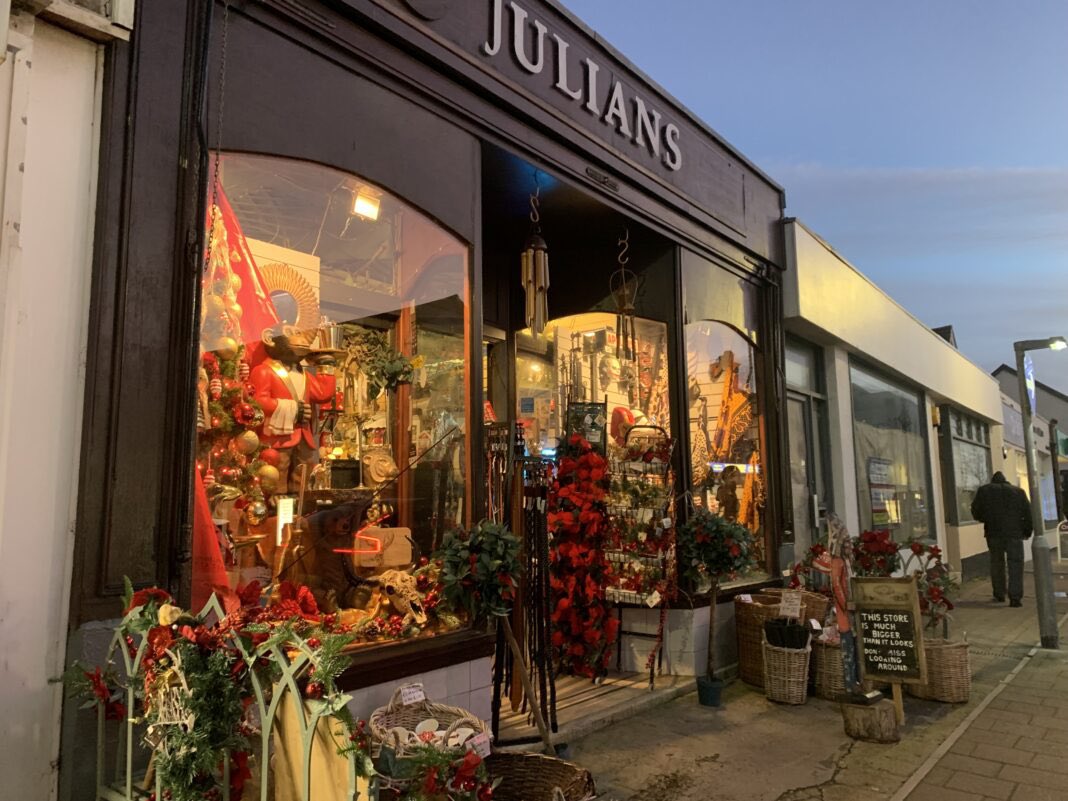 PHOTOS: Best-decorated Christmas shop windows in Burnham-On-Sea announced in annual competition — see more at: burnham-on-sea.com/news/photos-be…