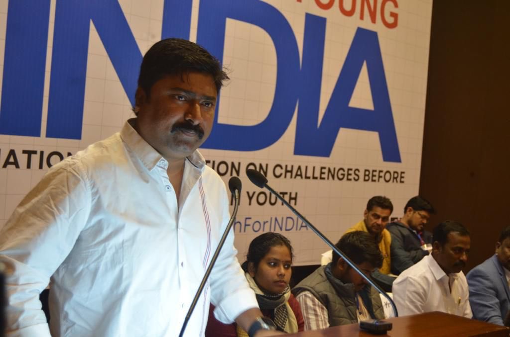 IndiaYoungVoice's tweet photo. JMM youth leader and Lok Sabha MP Vijay Kumar Hansdak addressed the Voice of Young India: National Convention on Challenges Before Indian Youth hosted by the AIYF.  Youth leaders from 17 INDIA youth organisations participated in the event.  #VoiceofYoungIndia #YouthforINDIA #AIYF https://t.co/lpQAfQrs03