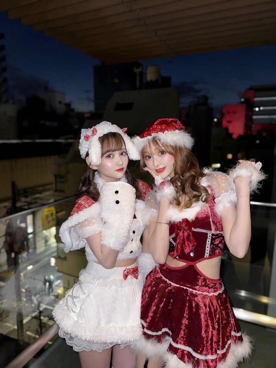 確実に日本一かわいいサンタ集団🤶

クリスマスに男がいるのが正義じゃないから❗️
強くて可愛い女の子が世界最強なんだよ😽 https://t.co/WneZU45cJ3