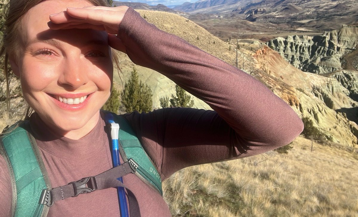 _blewp's tweet photo. This saga is called redundant hiking selfies I didn't post because I convinced myself I was ugly!!! https://t.co/UYfYs67LDv