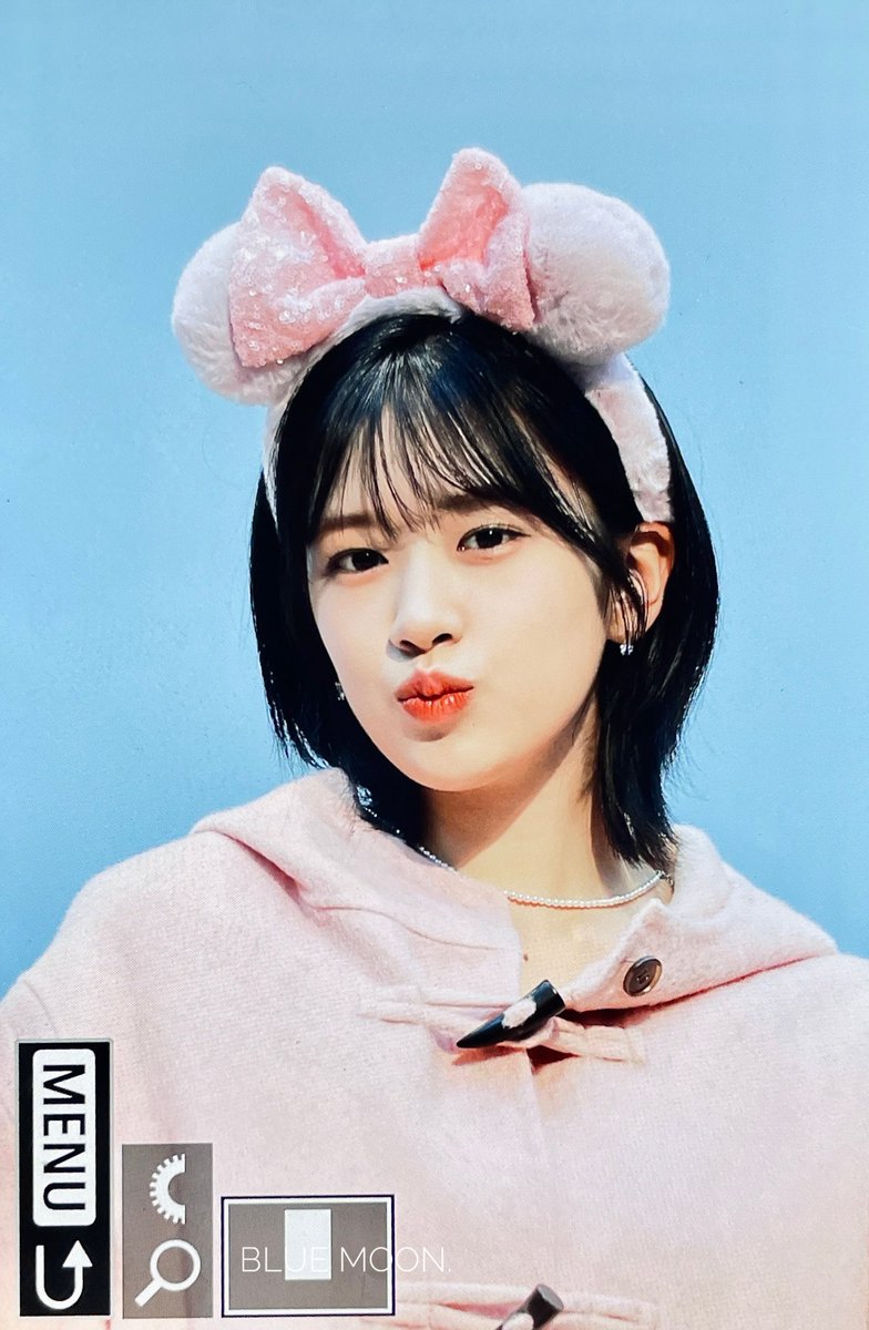 bluemoonyuj's tweet photo. 231224 
#안유진 #ANYUJIN
#아이브 #IVE https://t.co/Qc80hH7nt3