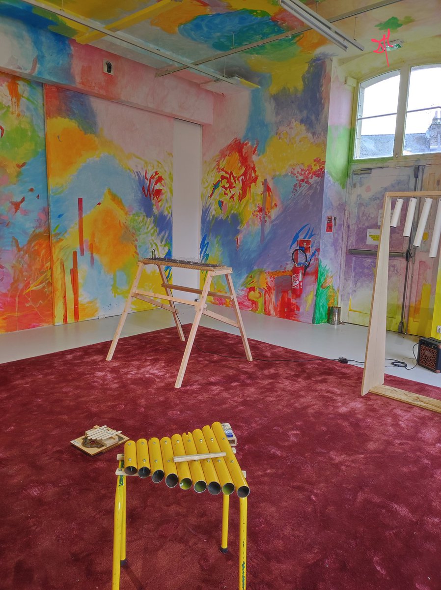 DorianeMEU54202's tweet photo. 'Expo Marché de Noël EESAB École Européenne Supérieure d'Art de Bretagne. 'Instrumentarium from wastes'👏 J'adore 4/4.@EESAB_Q https://t.co/oPB5jDxtI6