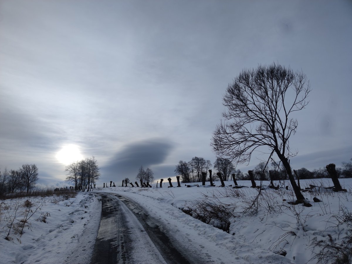 marekmarian's tweet photo. 1. #ParkNarodowy do maja w pigulce, kogo przyciągnie dając pracę innym?
Drogi odśnieża LP 👍
2. Torfowiska (samograj) w #BdPN, 🎄 weekend. Gdzie ci turyści, niosący nam miejsca pracy?
3. Sąsiednie leśnictwo LP i tylko 80% #MiejscaPracy tam (tu łamanie opłatkiem)
#Las
#Ludzie https://t.co/1ydsxl4MVu