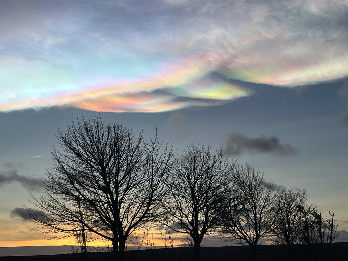 Rosamund Butterfield (@rosamund1010) on Twitter photo Nacreous clouds lighting Santa’s way @Grouse Hill Fylingdales, Notth Yorkshire <a href="/bbcweather/">BBC Weather</a> <a href="/BBCNorthPR/">BBC North PR</a> Nacreous clouds lighting Santa’s way @Grouse Hill Fylingdales, Notth Yorkshire <a href="/bbcweather/">BBC Weather</a> <a href="/BBCNorthPR/">BBC North PR</a>