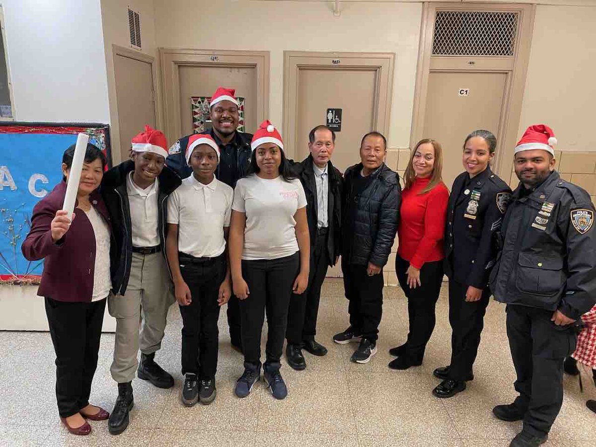 NYPD84Pct's tweet image. Youth Coordination Officers and #NYPDExplorers attended the Annual Detective Rafael Ramos Foundation Toy Giveaway at PS169. Lots of dancing, fun and good times! Merry Christmas!