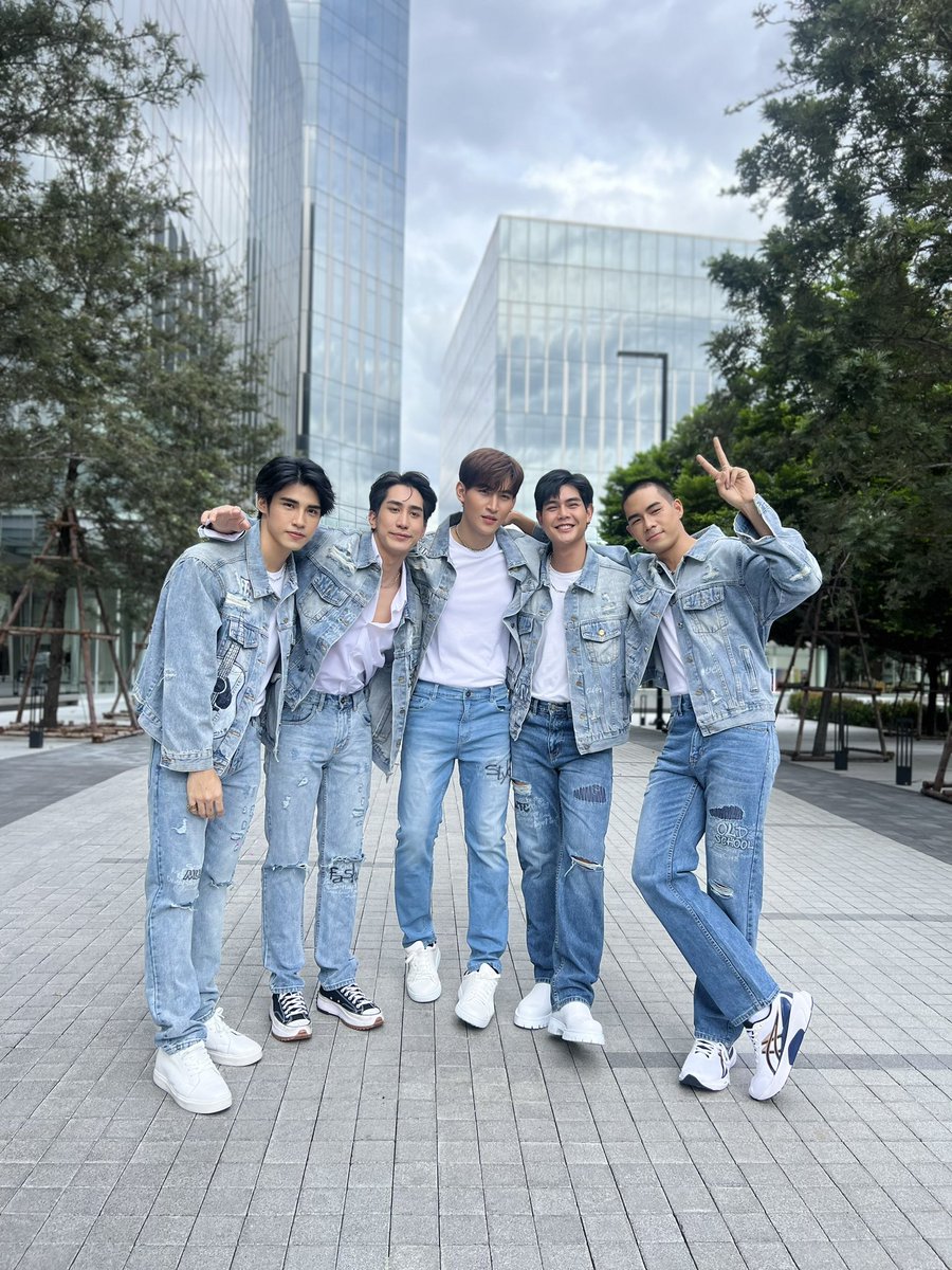 วันนี้ EP สุดท้ายแล้ว ต้องคิดถึงเหล่าเชฟนายสายหวานแน่ๆเลย 

#BakeMePleaseFinalEP