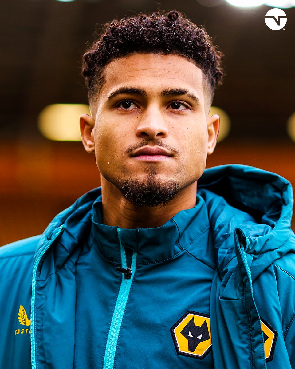 TNTSportsBR's tweet photo. SAUDADES DELE, TORCEDOR DO FLAMENGO?! 🤔🔴⚫ João Gomes jogou DEMAIS no segundo tempo da vitória do Wolverhampton sobre o Chelsea, com direito a SETE DESARMES na partida! 🔥🇧🇷 #PremierLeague https://t.co/9nLmM7mdgi