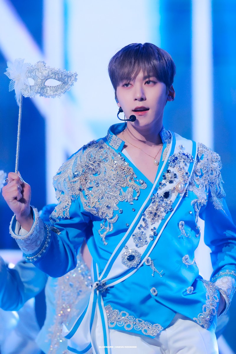 bluewarm0627's tweet photo. 231215

💝🎁🎄💙

#원어스 #건희 #ONEUS #KEONHEE #ゴニ #コンヒ https://t.co/xwOuZY57rj
