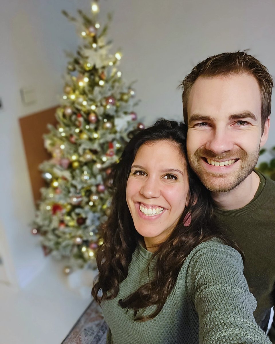 Wij wensen je fijne kerstdagen en een gezegend 2024 🌲 Dat het een mooi jaar mag worden waarin je dromen uit mogen komen. 💫

Liefs!
