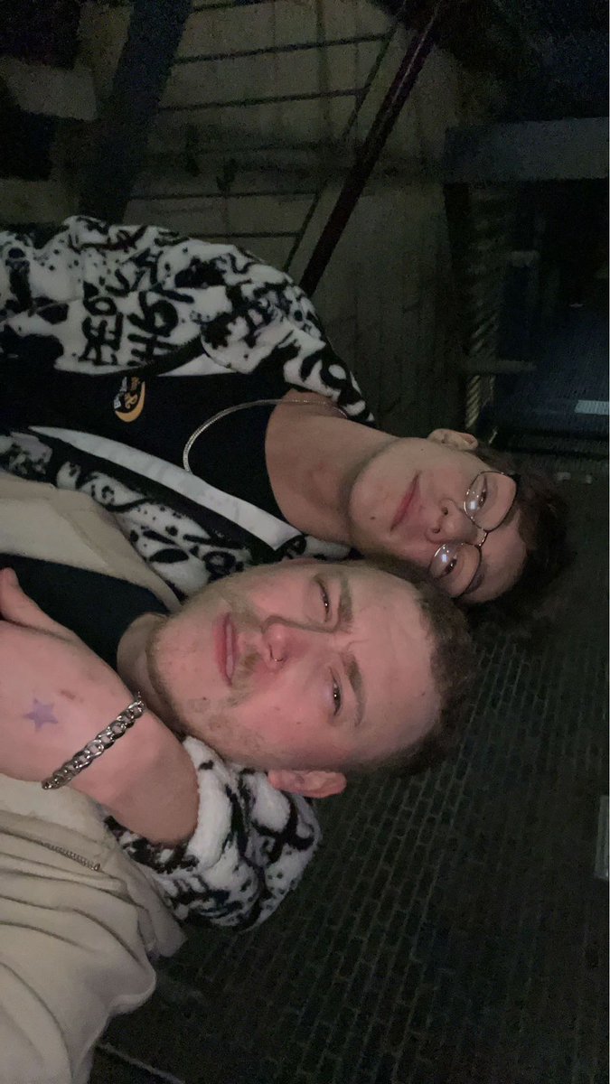 Black n White (@ec6572) on Twitter photo 