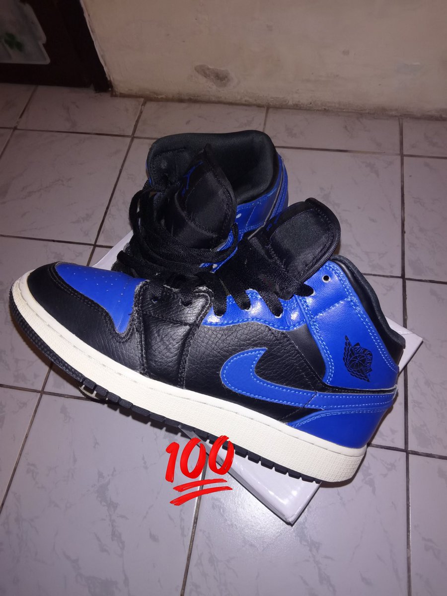 DollyhouseStore's tweet photo. ปล่อย  Nike air jordan 1 mid hyper royal
และ Nike air Jordan 1 mid gametime มือสองของแท้ 
38/24 cm 
2 คู่ 3500 รวมส่ง คุ้มมาก สภาพดี สภาพใหม่ทั้งคู่
ไม่มีที่เก็บแล้วค่ะ

#รองเท้ามือสอง #รองเท้ามือสองของแท้ #รองเท้าnike #รองเท้าผ้าใบมือสอง #เสื้อผ้ามือสอง #รองเท้าผ้าใบมือสองของแท้ https://t.co/fLzvlmDbwb