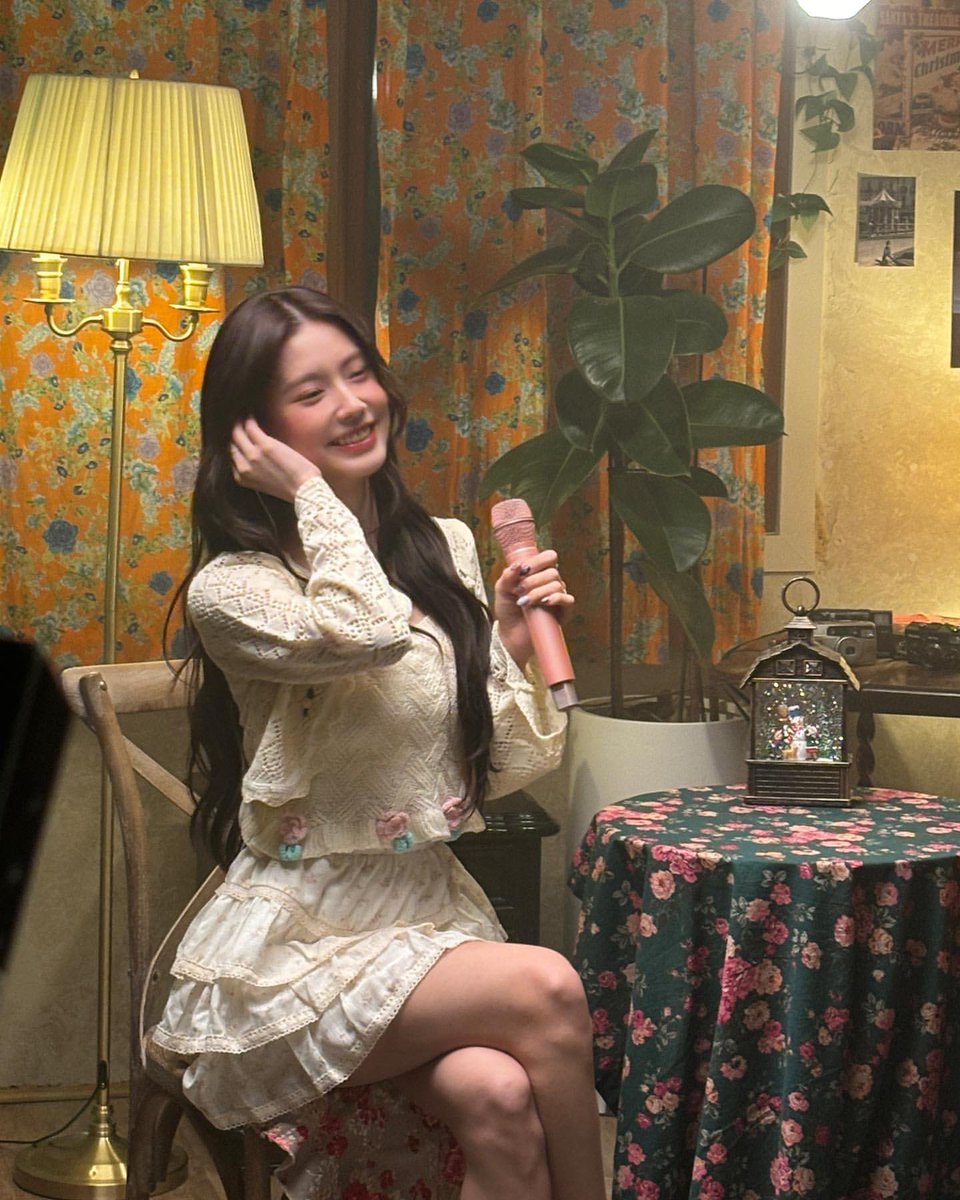 Miyeon_mp4's tweet image. 면스타그램 🤍