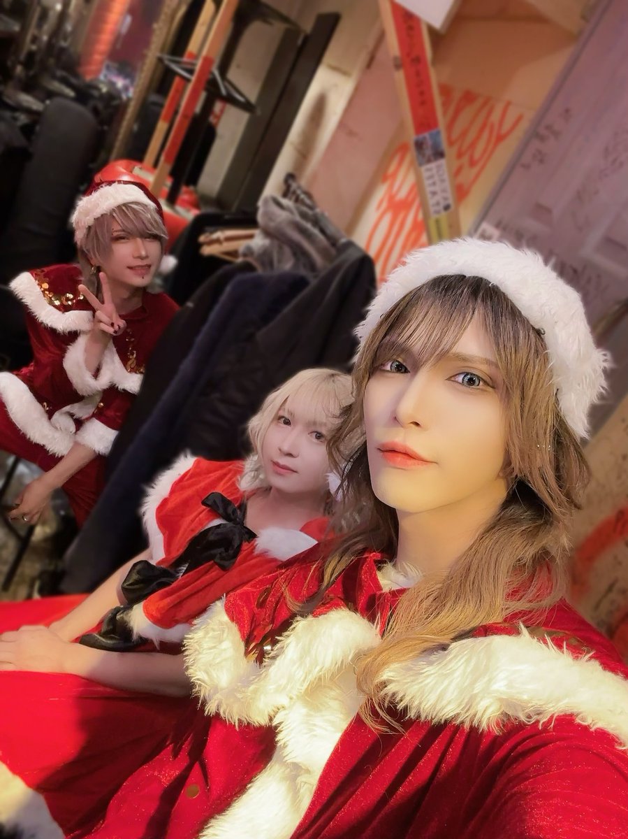 秀人 tweet media