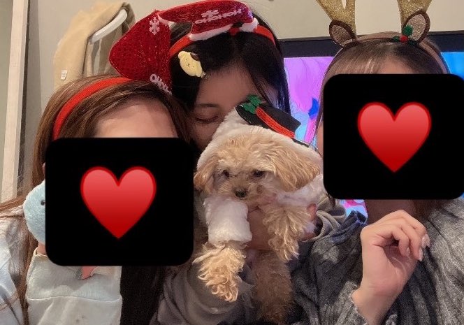 クリスマスってなんか3年連続で女子3人(違うメンツ)でおうちパーティしてる^_^！
別に普通の日じゃんって思ってたけど外でたらカップル多くて今日って恋人たちの日か、、と再確認しました

来年はオフ会とかしたいですね❣️❣️ https://t.co/Otd6EmJZ1a