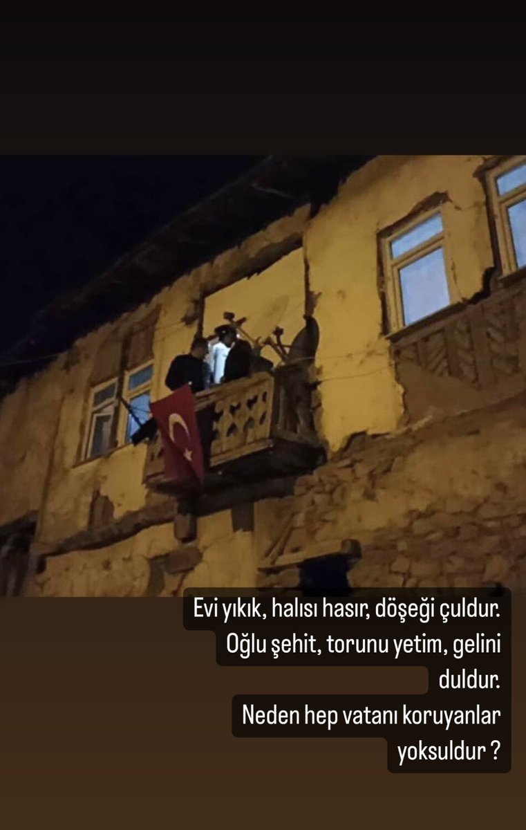 ismailAltnsry's tweet photo. Evi yıkık, halısı hasır, döşeği çuldur
Oğlu şehit, torunu yetim, gelini duldur
Neden hep vatanı koruyanlar yoksuldur?

Şehitlerimizi saygı ve rahmetle anıyorum, başımız sağ olsun. 🇹🇷 https://t.co/cjGY3awrwc
