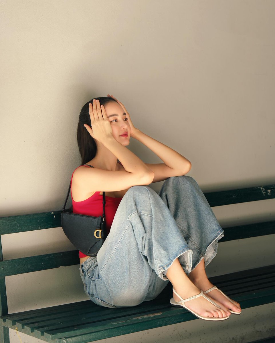ChatMaylada's tweet photo. ใกล้สิ้นปีแล้วเทศกาลที่โบว์รอคอย คริสต์มาสสสส 🎅🏻🌲 แค่นึกถึงก็อบอุ่นหัวใจแล้ว เตรียมฉลองเทศกาลกับครอบครัว ส่งความสุขต้อนรับปีใหม่กัน #HavaianasThailand #DesignedForAFreeLife #ฮาวายานัส #MadeInBrazil #คู่ที่ใช่ในแบบของโบว์
#bow_maylada #โบว์เมลดา
Cr. 💗💗💗💞 @bowbowmldss https://t.co/ehPOYYeYnH