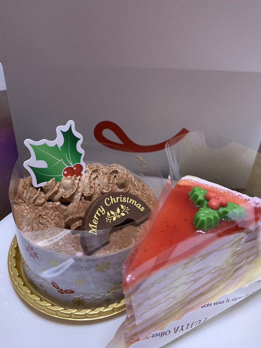 BALTAN999's tweet photo. 花火とXmasケーキで満足✨ https://t.co/dYPMXjk0NZ