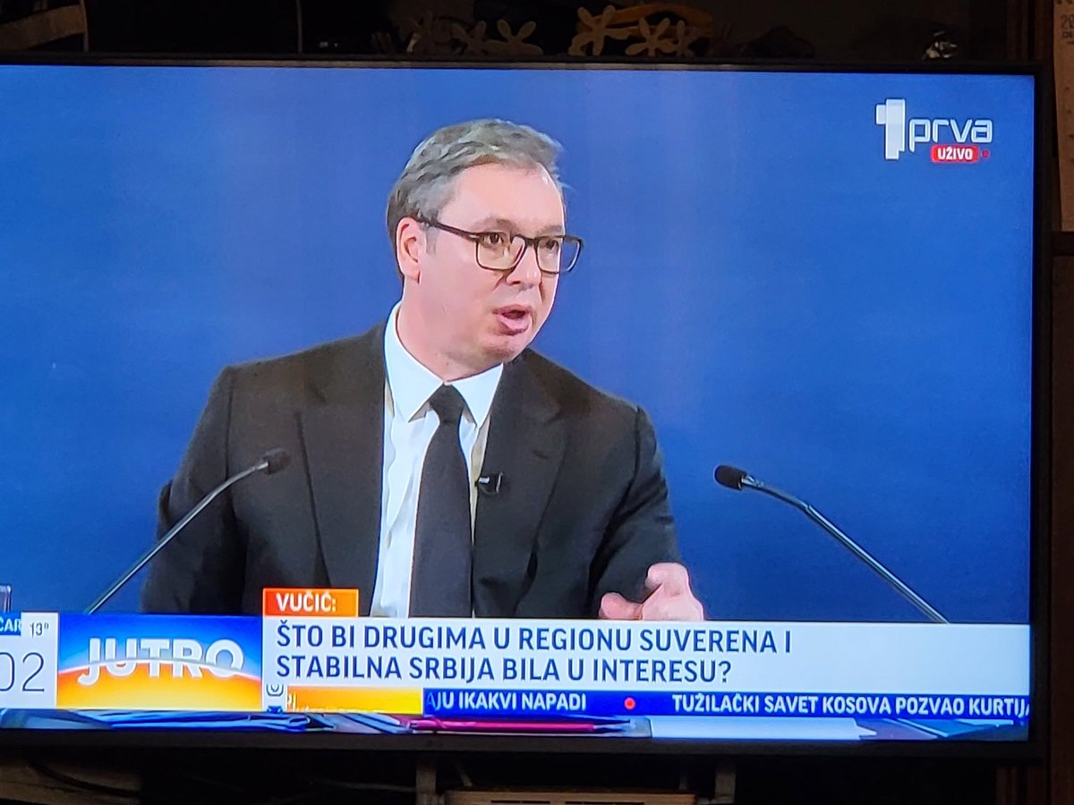 LogPolitiko's tweet photo. Анти-Србија на апаратима! Браво @avucic 🇷🇸🇷🇸🇷🇸 https://t.co/lu39uwDq6N