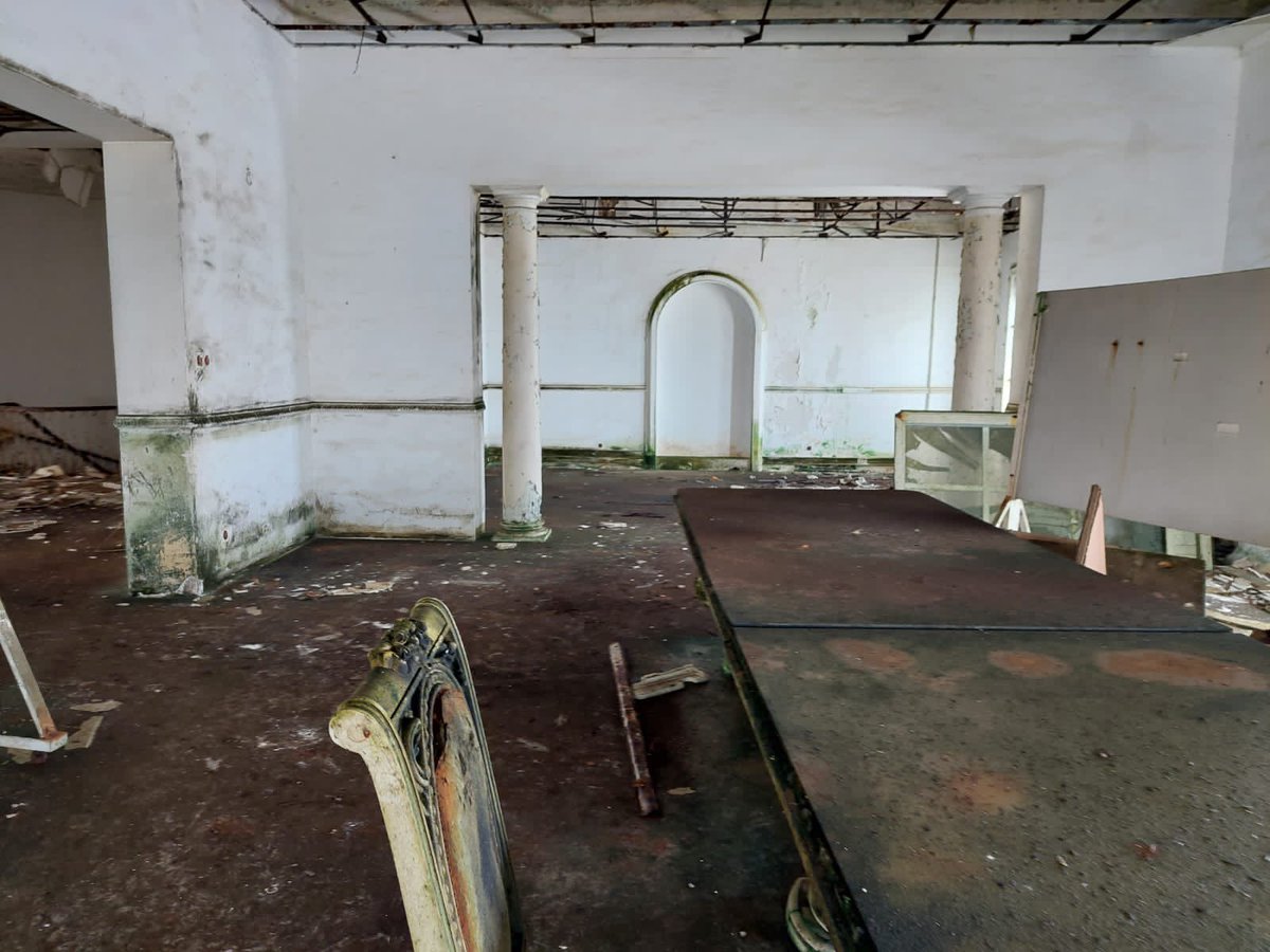 KokuAnyidoho's tweet photo. This is supposed to be the current state of the Castle.  I remember these places and furniture so well.  So so so sad 😞 https://t.co/yxNPvDovHO