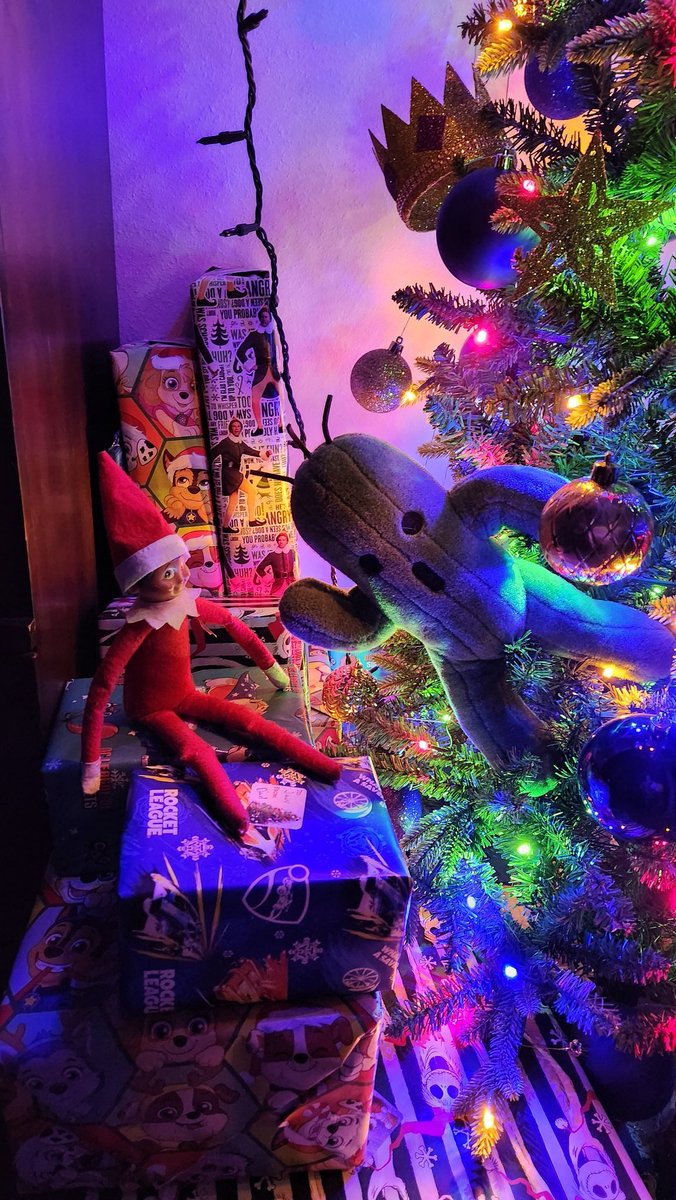 FlyingV85's tweet image. #ElfOnTheShelf death #23 10000 Needles #cactuar #finalfantasy #10000needles