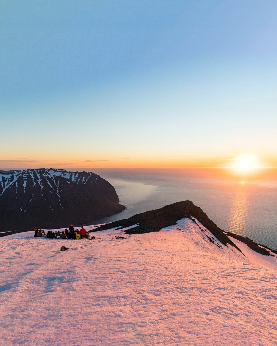 ExploreCookson's tweet image. Wishing everyone a Merry Christmas from us all at Cookson Adventures.
 
Best wishes for a happy and healthy festive season. We look forward to another fantastic year of travel in 2024.
 
#cooksonadventures #luxurytravel #adventuretravel#merrychristmas