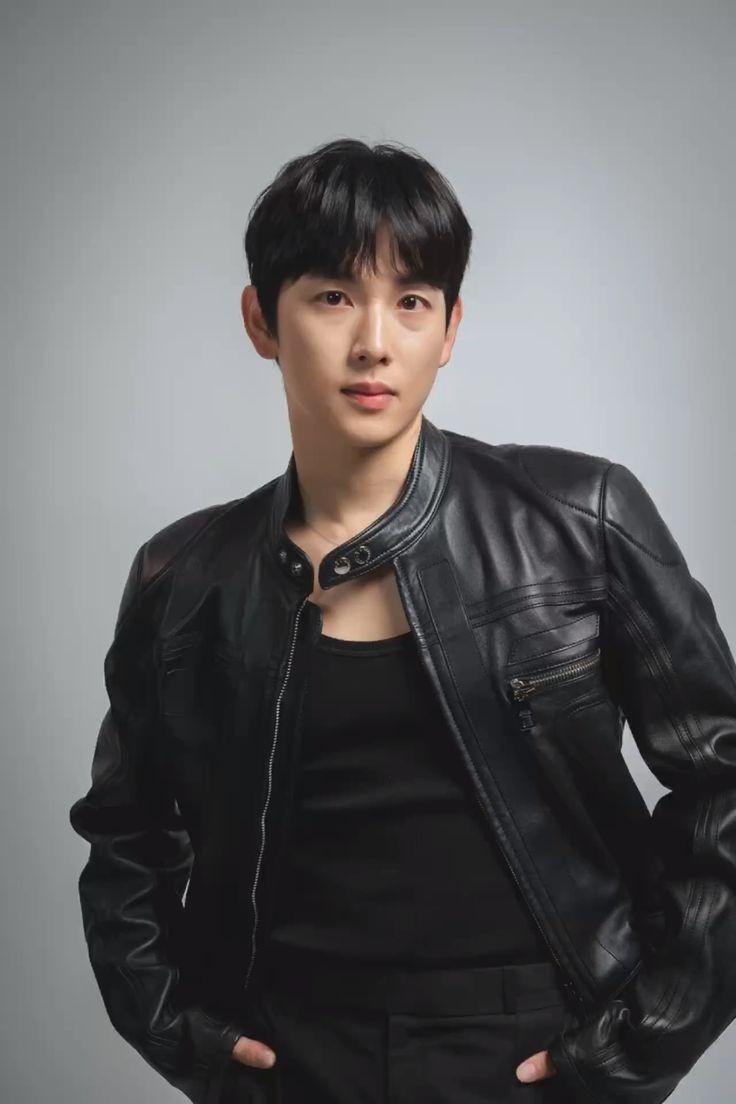 siwan (H) tweet media