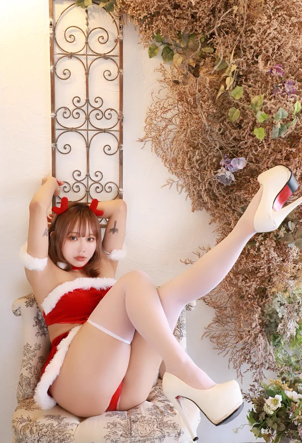 Asian girl Christmas costume