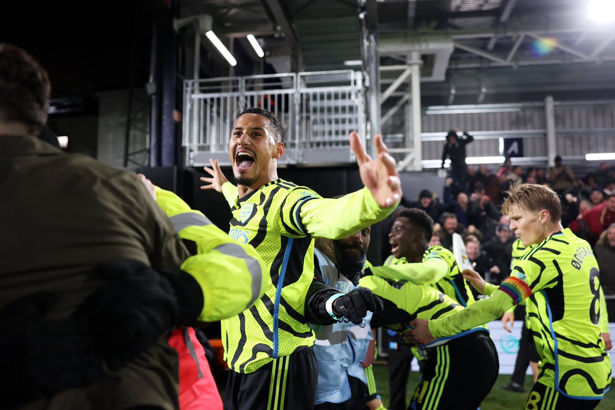 FabrizioRomano's tweet image. 🔴⚪️ William Saliba was excellent once again yesterday… and Arsenal believe his contract extension was one more key piece of their project completed this year.

◉ Contract until June 2027.
◉ NO release clause included.
◉ PSG and Bayern were interested but he wanted to stay.