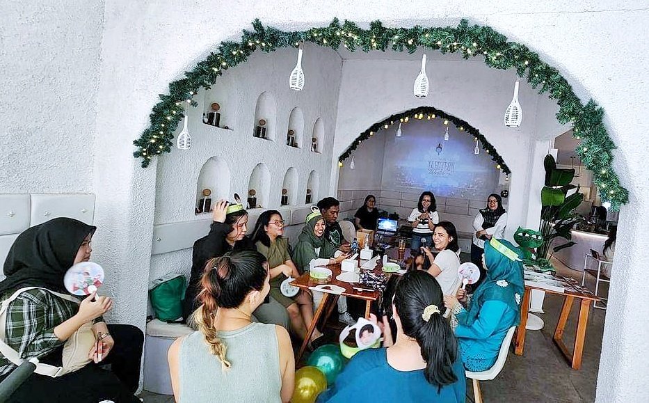 ♡⊹₊ 𝐓𝐚𝐞𝐜𝐲𝐞𝐨𝐧 𝐁𝐢𝐫𝐭𝐡𝐝𝐚𝐲 𝐏𝐚𝐫𝐭𝐲 ₊⊹♡

Terima kasih untuk teman-teman Hottest yang sudah datang di event perayaan ulang tahun #Taecyeon hari ini 🥰🤗💚

And also thank you <a href="/aihu_2pm/">AIHU</a>
team for the support 🫶🏻