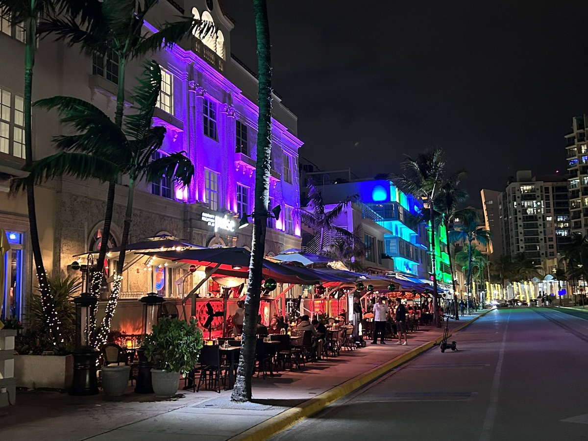 rob_dey's tweet photo. Back from two exciting weeks in Miami as part of my 50th celebrations. What a great city, and amazing people. Very memorable! Now back to Christmas… 🥂 https://t.co/6r1EAJJCZ3