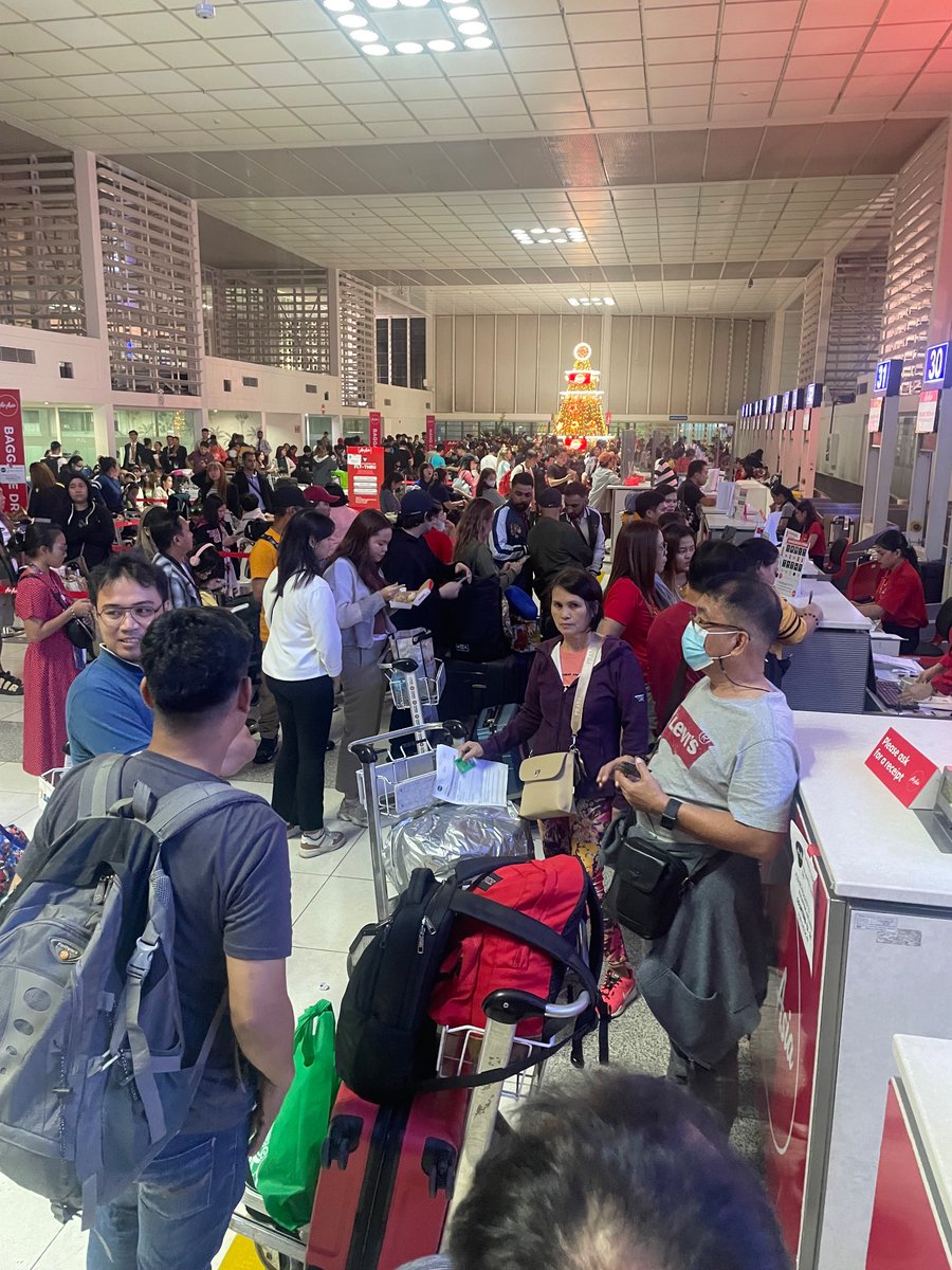 Manila airport courtesy of <a href="/airasia/">AirAsia</a> - absolute chaos. No one knows what’s happening. Madness.