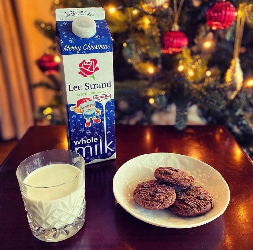 Happy Christmas Eve 🎅🎄

Don’t forget to leave out Milk &amp; Cookies for Santa🥛 🍪