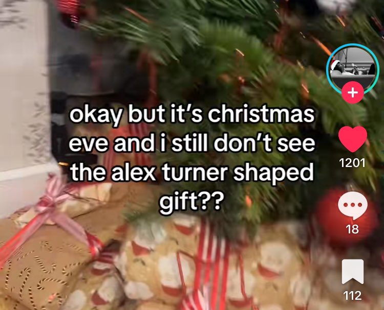essyforreal's tweet photo. didn’t get andrew garfield last year, won’t get alex turner this year https://t.co/LLtFW0lktF