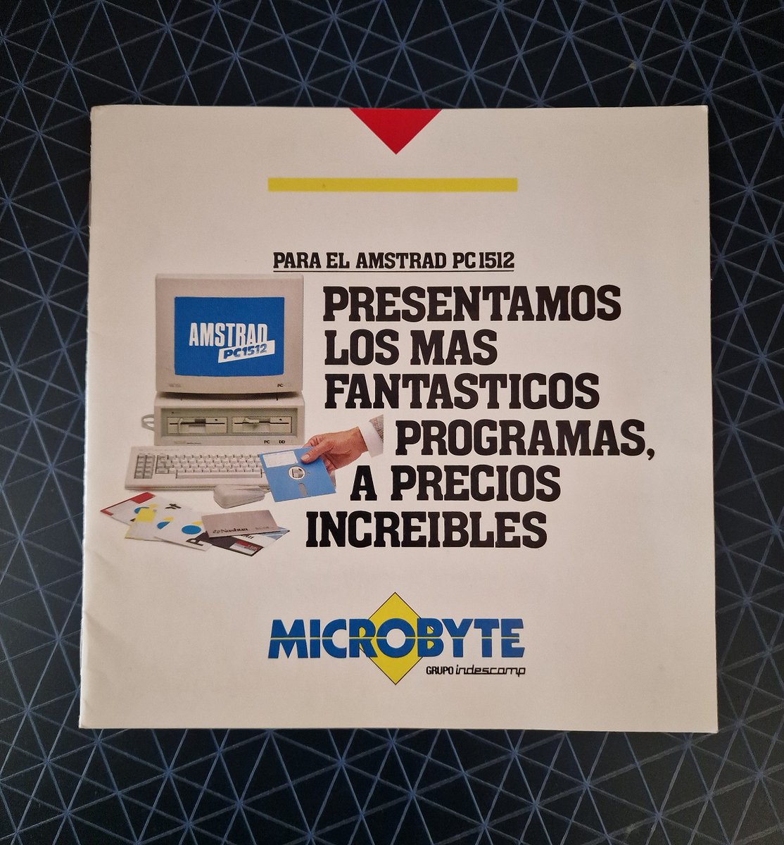 blackmores_'s tweet image. Aquel catálogo de #Microbyte (grupo #Indescomp) con el software y los videojuegos para el flamante @AmstradPC1512 allá por los años 90.