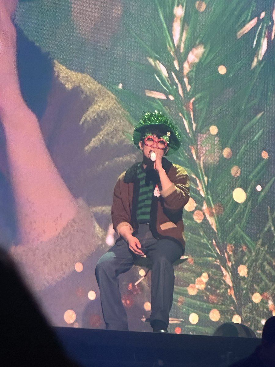 zzurm_Gu's tweet photo. ㅋㅋㅋㅋㅋ이런 쿄스튬하고 진지한 노래 부르시면 귀여운데요 ㅠㅠ https://t.co/9XBhN5ciyN