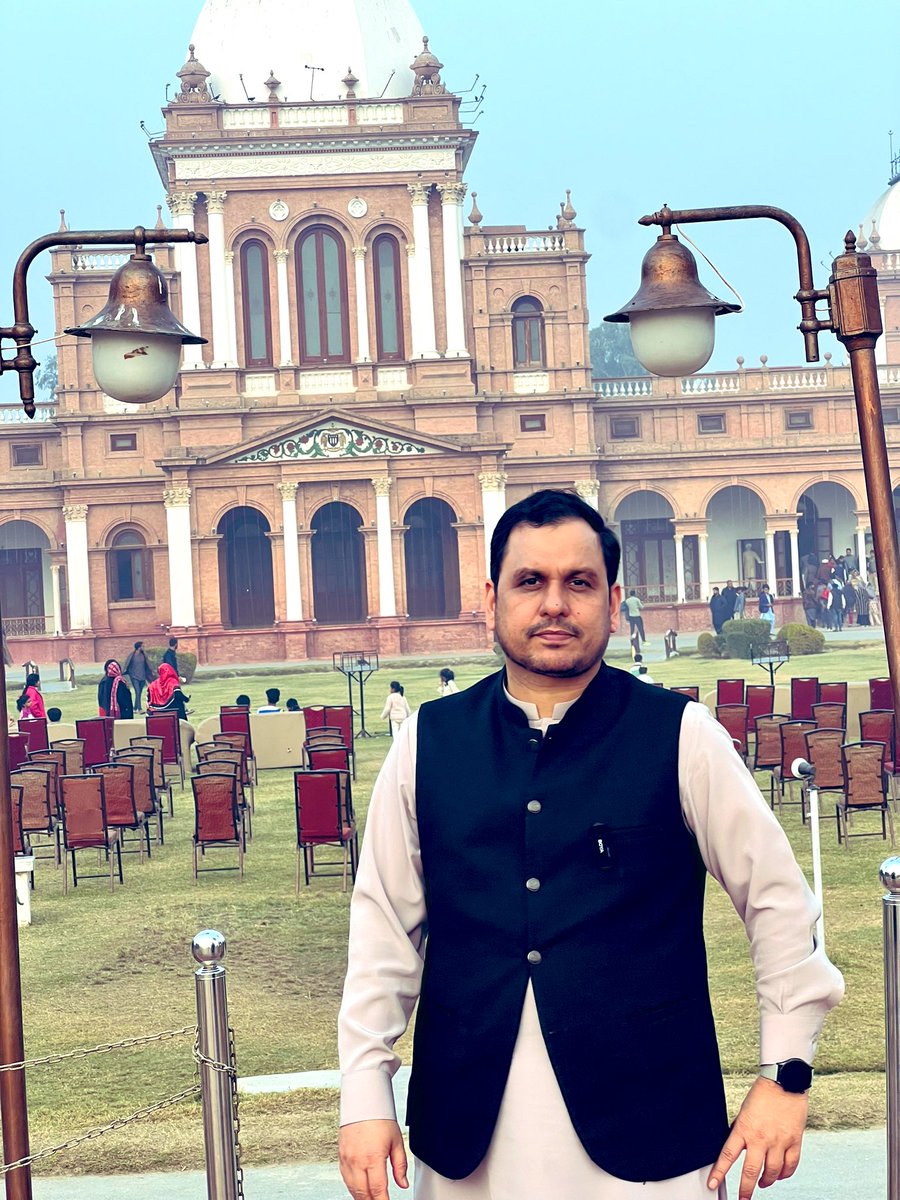 Wabbasi007's tweet photo. ایک آخری نواب کے خوابوں کا محل۔۔
#NoorMahal #t... https://t.co/9lNG7GRBj8 via @YouTube https://t.co/HJGwsuKfZ9