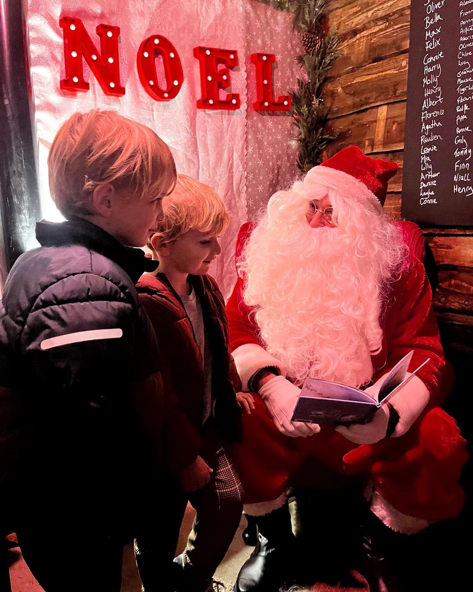 The boys reading with the big guy 🎅🏻 Happy Christmas Eve Everyone ✨ @BG_Hedgehogs @BG_Hares @BurtonG_Primary #BGReading