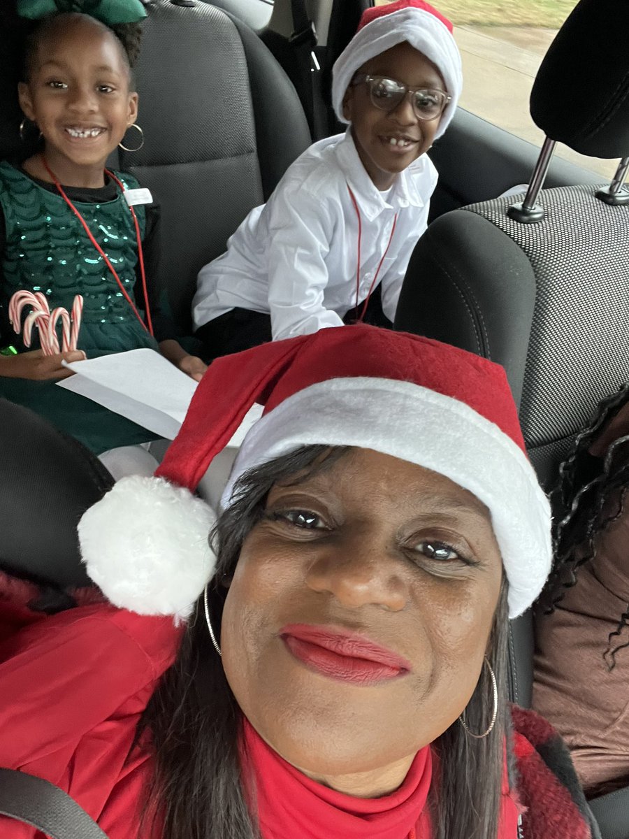 Charlottepmgr's tweet photo. Had a wonderful experience Christmas Caroling yesterday #JesusIsTheReason https://t.co/BiBHE7DbCc