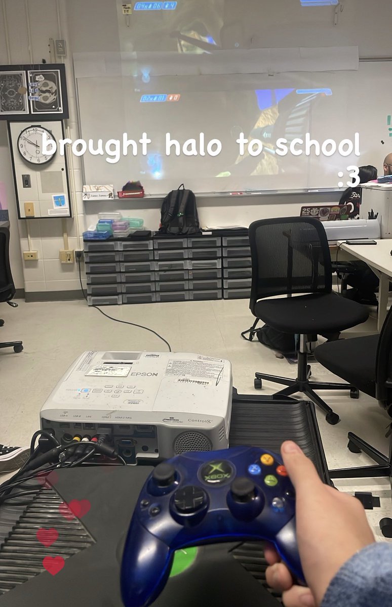 MikeHatesPedos's tweet photo. @iBDWSSBM brought an ultra modded xbox to my high school a few days ago, they are super awesome. https://t.co/MkmdxvNjGX
