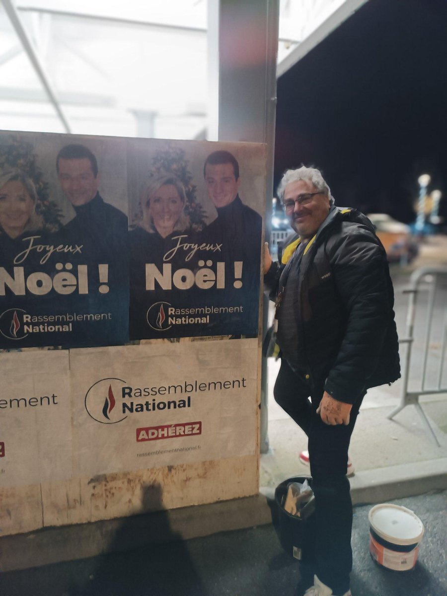 RnGers32's tweet photo. 👏Merci à nos militants de la fédération RN du Gers qui se sont déplacés un peu partout dans le département pour vous souhaiter un joyeux Noël à toutes et à tous!
🎅🎄🤶 🇫🇷
Merci de votre soutien!
On se retrouve en 2024!
#VivementLe9Juin #JoyeuxNoël #rn32 https://t.co/fwJ3fPd0Xk