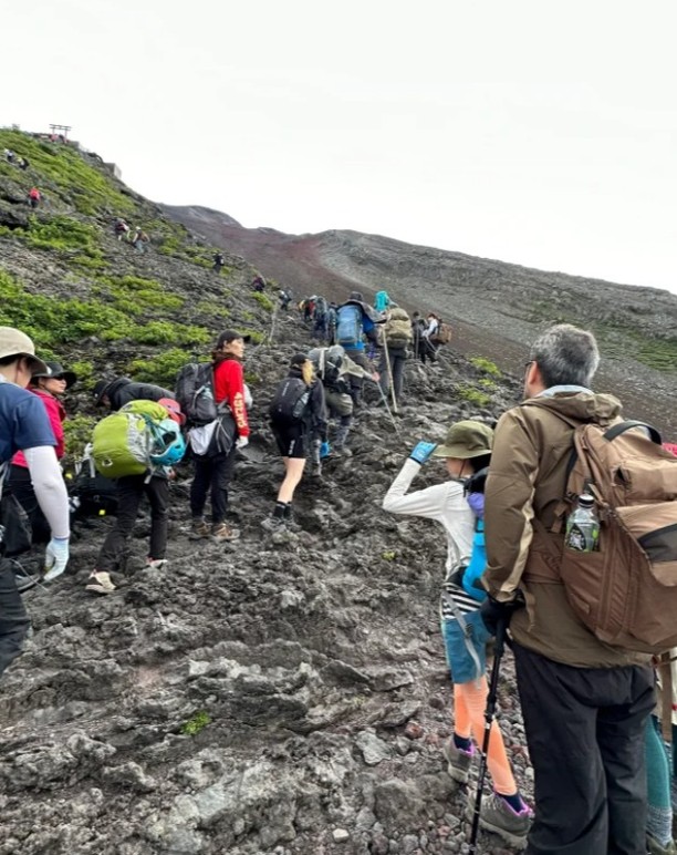 誰が自然を拒絶するのでしょうか
#산스타그램
#신나 
#똥바람마저좋아 
#춥지만안추워
 #윗세오름
#등산
#일출산행
#사진
#여성봉
#오봉
#냥이스타그램